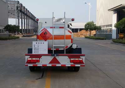 東風(fēng)多利卡藍(lán)牌加油車