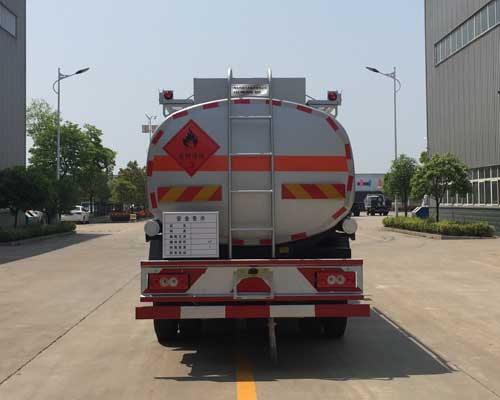 專威牌HTW5129GJYBQ型福田歐馬可加油車